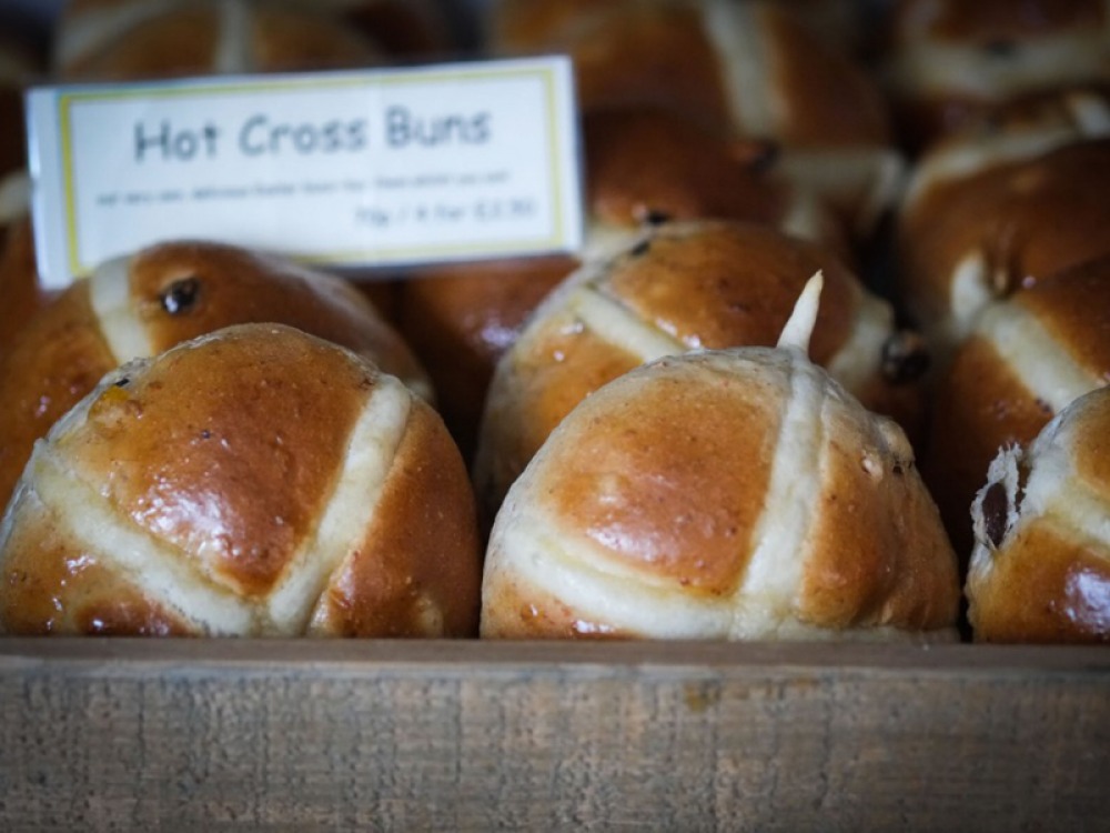 hot cross buns