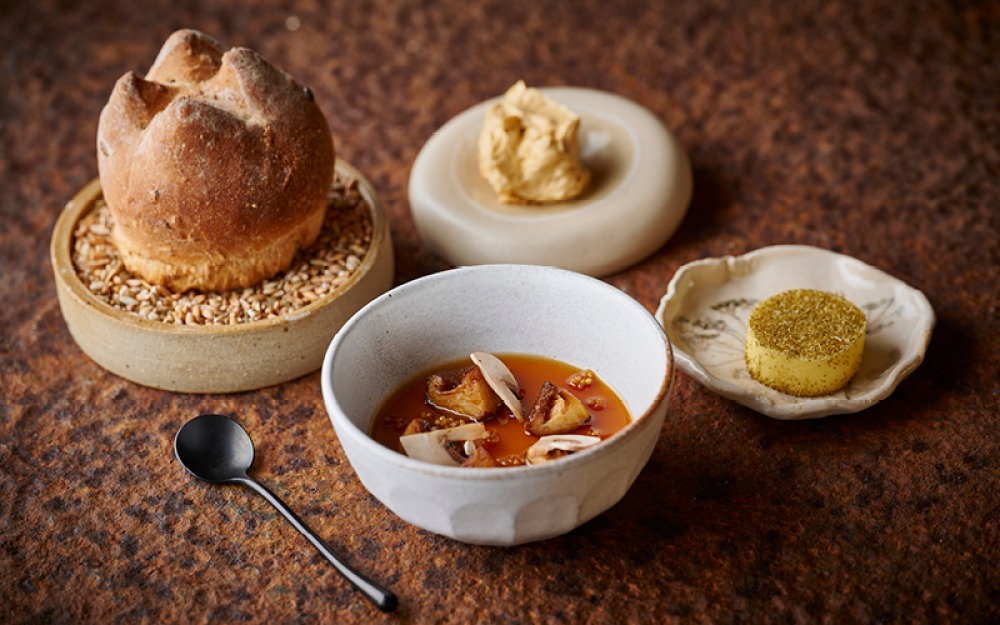 Jorvik Blonde Bread - Old Winchester Custard - Beer Vinegar - Shittake