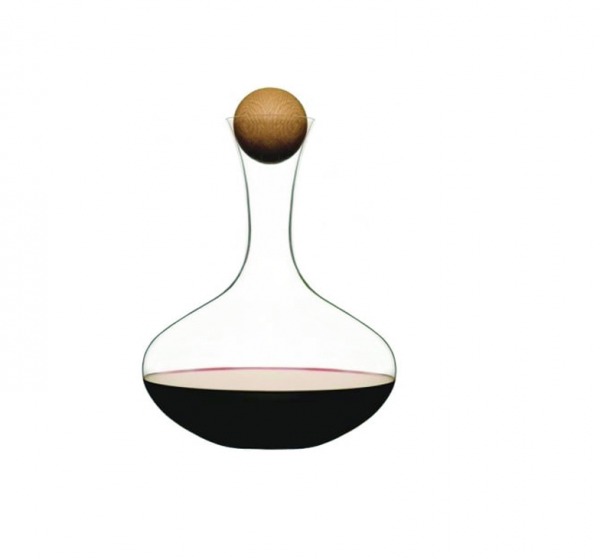 Wine carafe with oak stopper