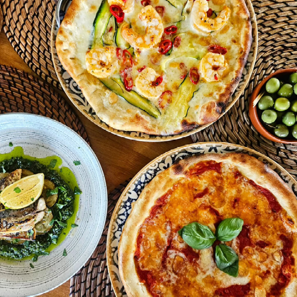 pizza and Aperol