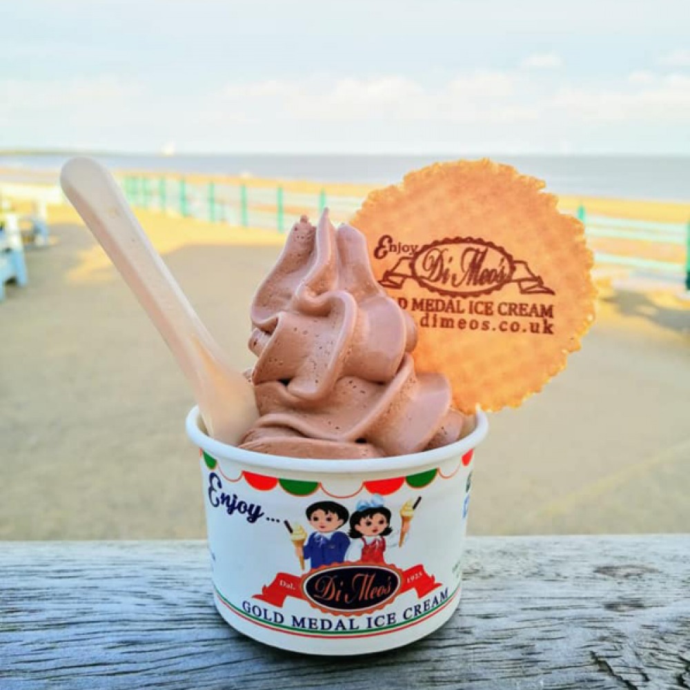 Di Meo’s Ice cream tub