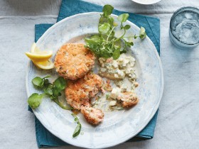 DOUBLE SALMON FISHCAKES WITH FLYING TARTAR