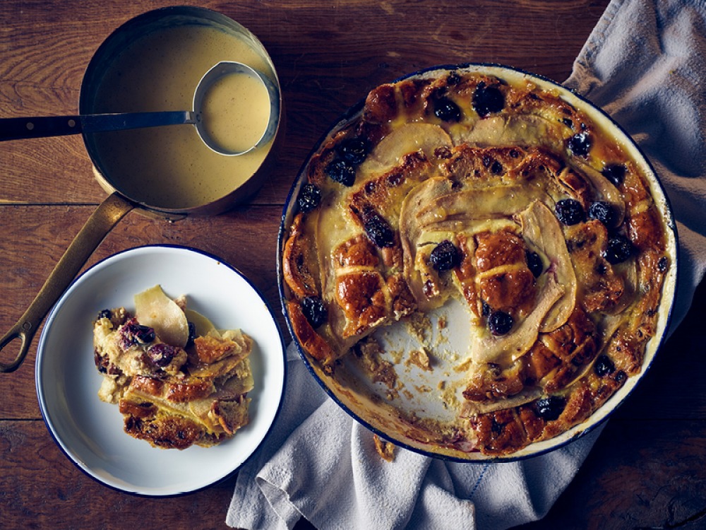 Hot Cross Bun Rosette with Ginger Glaze