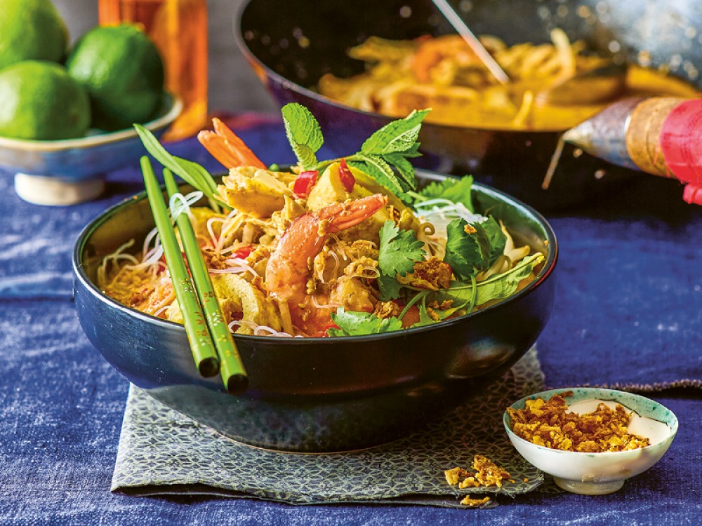 SARAWAK CHICKEN & PRAWN LAKSA