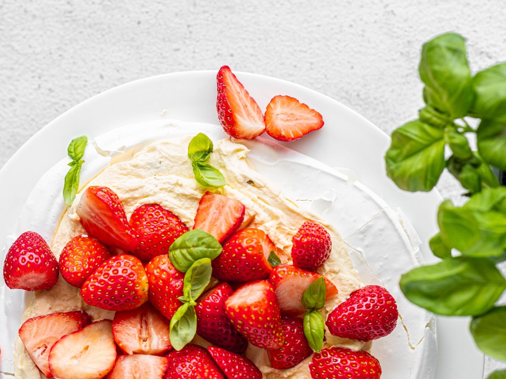 Pavlova with Honey Cream & Strawberries in Prosecco