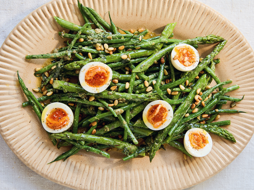 Asparagus and Green Bean Mimosa Salad