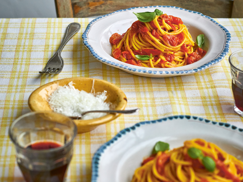 Tomato and Saffron Spaghetti