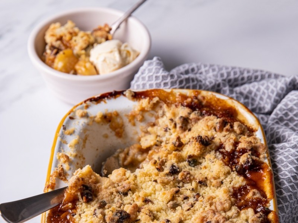 Pear and Kiwi Crumble