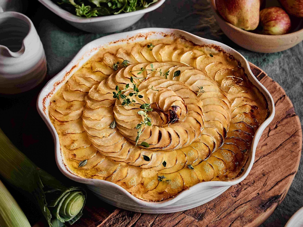 How to Make This Easy Chicken and Leek Pie