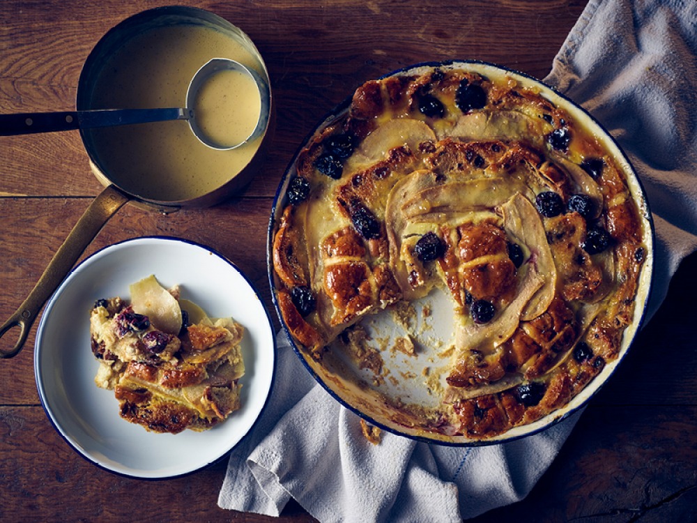 Hot Cross Bun Rosette with Ginger Glaze