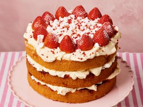 Eton Mess Cake