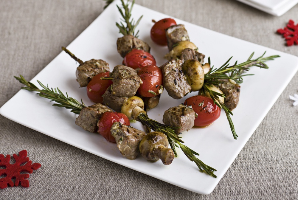 Marinated beef skewers with garlic and rosemary, Christmas with Gordon