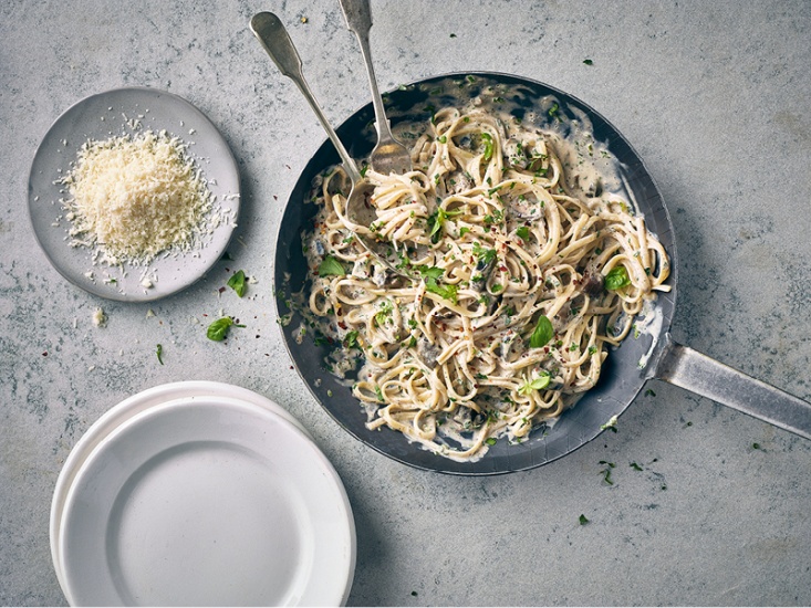 This Parmesan Linguine is a Real Crowd-Pleaser