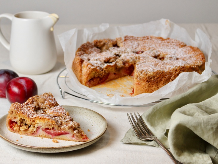 You Need to Try This Delicious Plum Crumble Cake