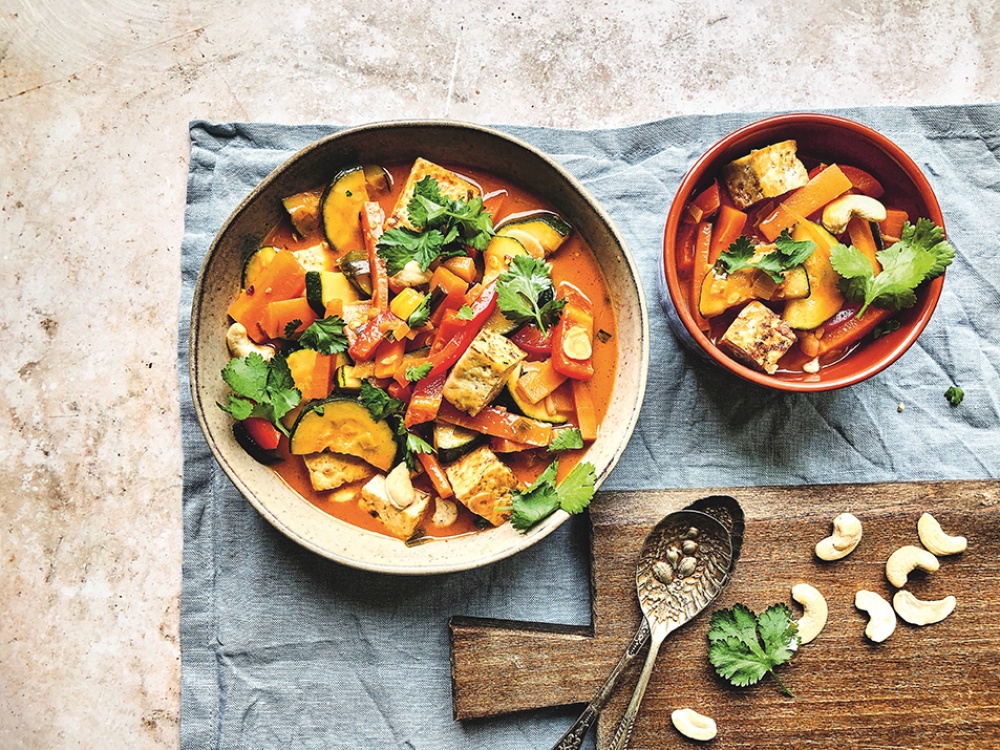 Gochujang Veggies with Crispy Tofu and Cashews
