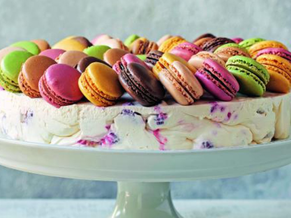 Raspberry Mousse with Macaroons