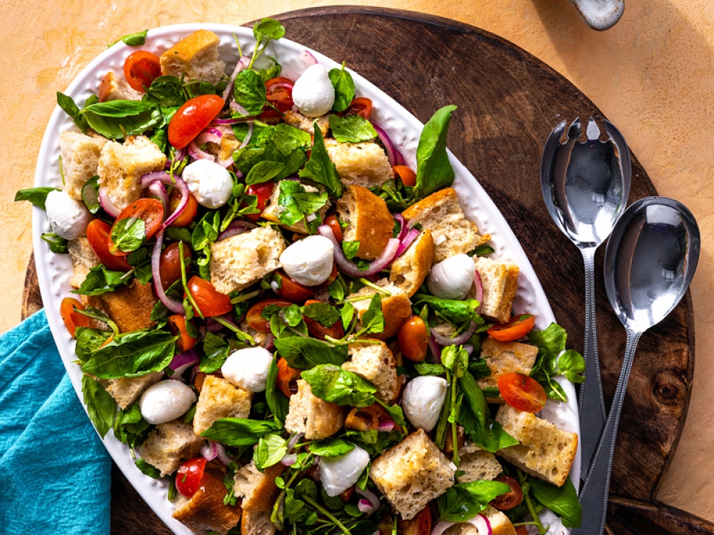 Panzanella Salad Recipe with Ciabatta Croutons, Mozzarella and Tomatoes
