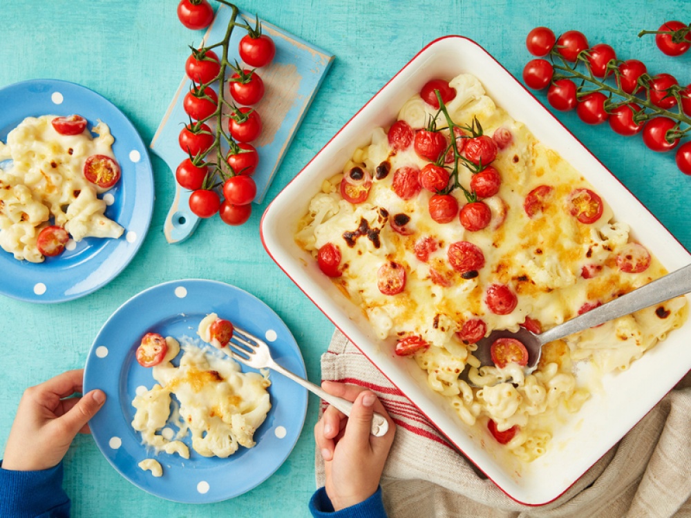 Mac 'n' Cheese with Cherry Tomatoes and Cauliflower