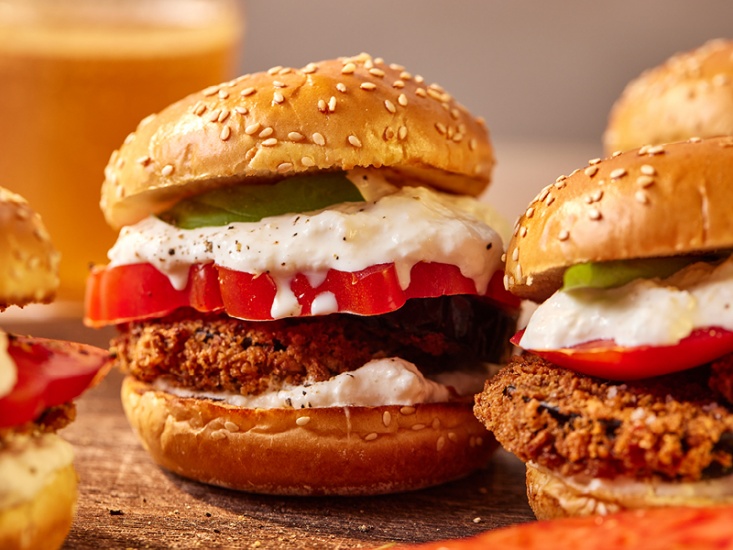 Try These Easy-To-Make Vegetarian Burgers