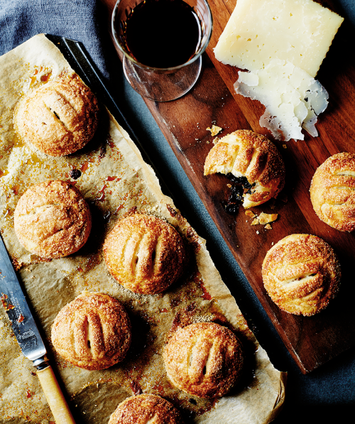 Eccles Cakes with Pedro Ximénez and Manchego Cheese