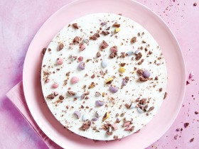 Mini Eggs Vanilla Cheesecake