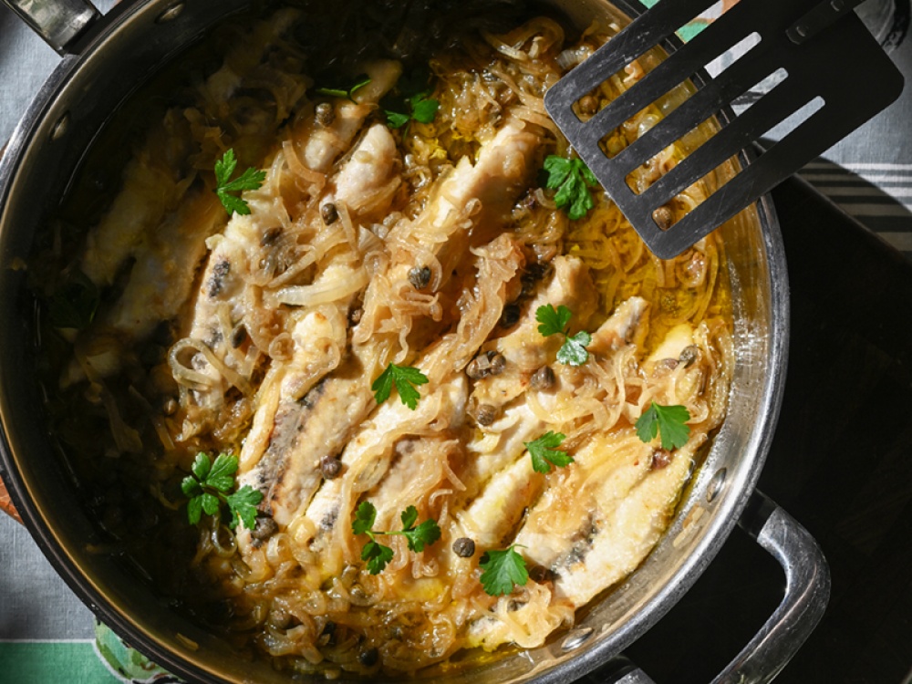 Fish fillets with Onion, Anchovies & Capers