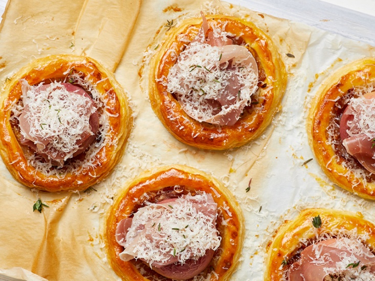 Try These Caramelised Shallot, Peach and Prosciutto Tarts