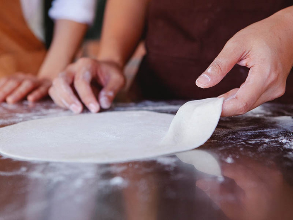 How to Stretch Your Own Pizza Base