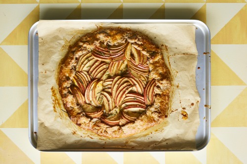Apple, Cheddar & Clove Galette