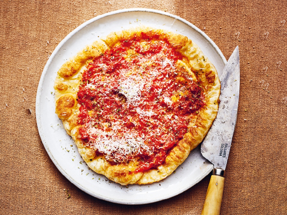 Frying Pan Pizza with Tomato, Oregano and Chilli Flakes