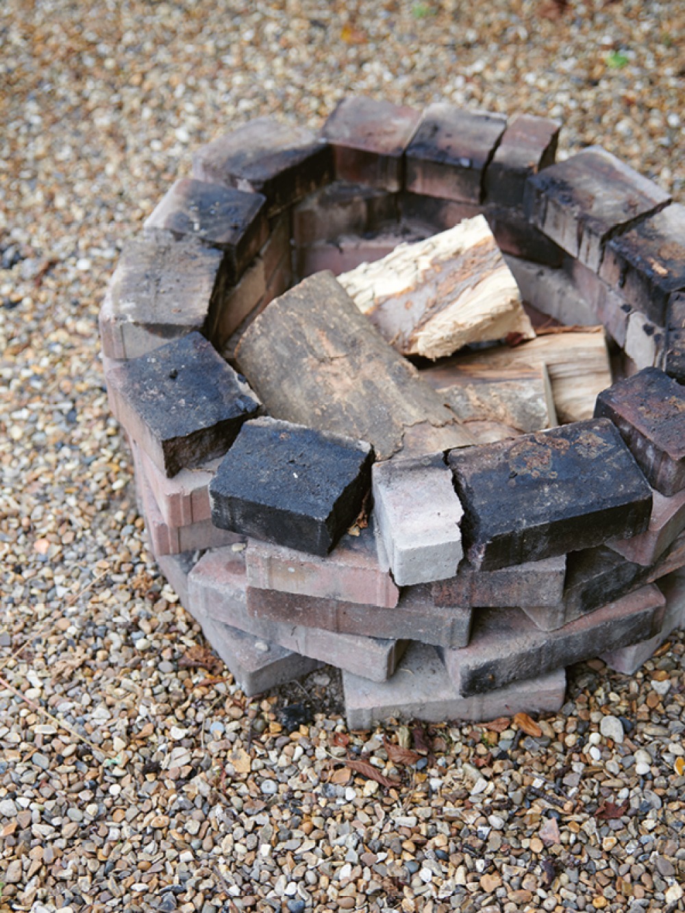 DIY circle shaped fire pit made from bricks