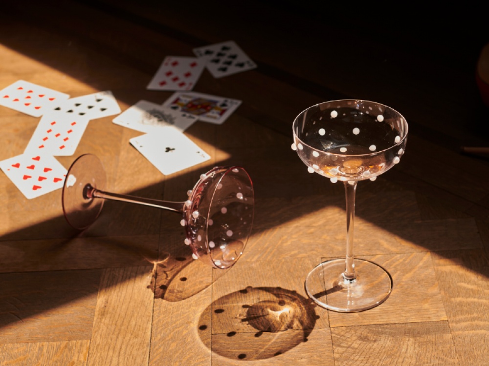 Flutes and Coupes for Festive Fizz