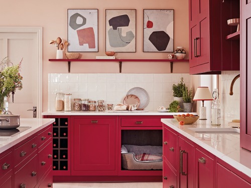 How to Make Red Work in the Kitchen