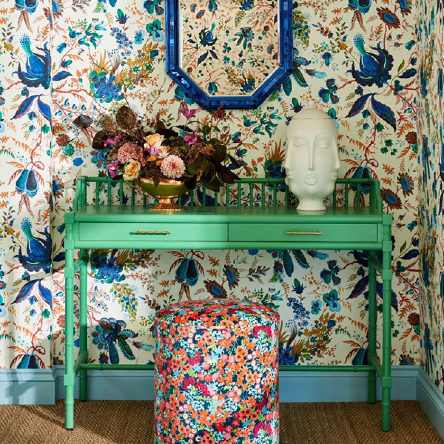 Wonderland Floral wallpaper