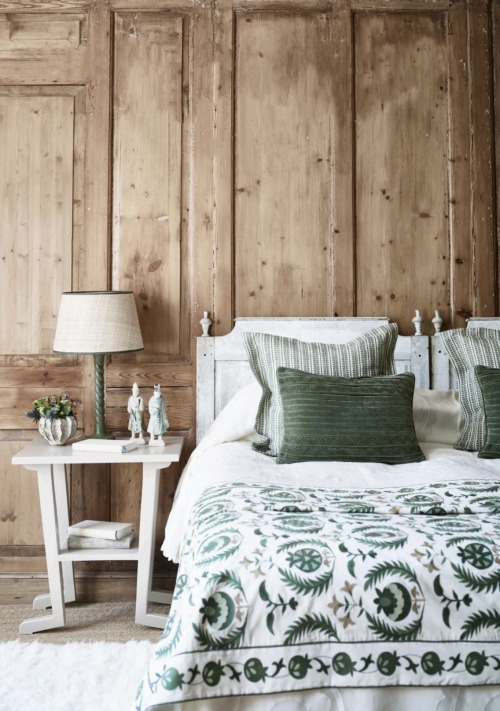 Get the Look: A Relaxing Bedroom Retreat