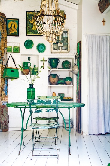 How to Use Bold Colours Inspired by Nature