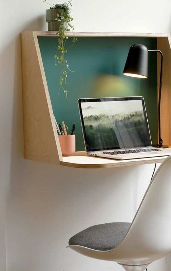 Simple wall-mounted desk
