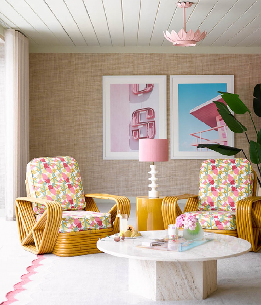 Room decorated with pastel colours
