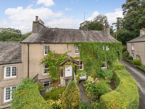 See Inside This Idyllic Country Home in Clapham