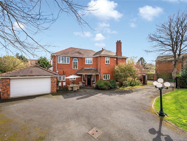 Spacious Family Home in Horbury