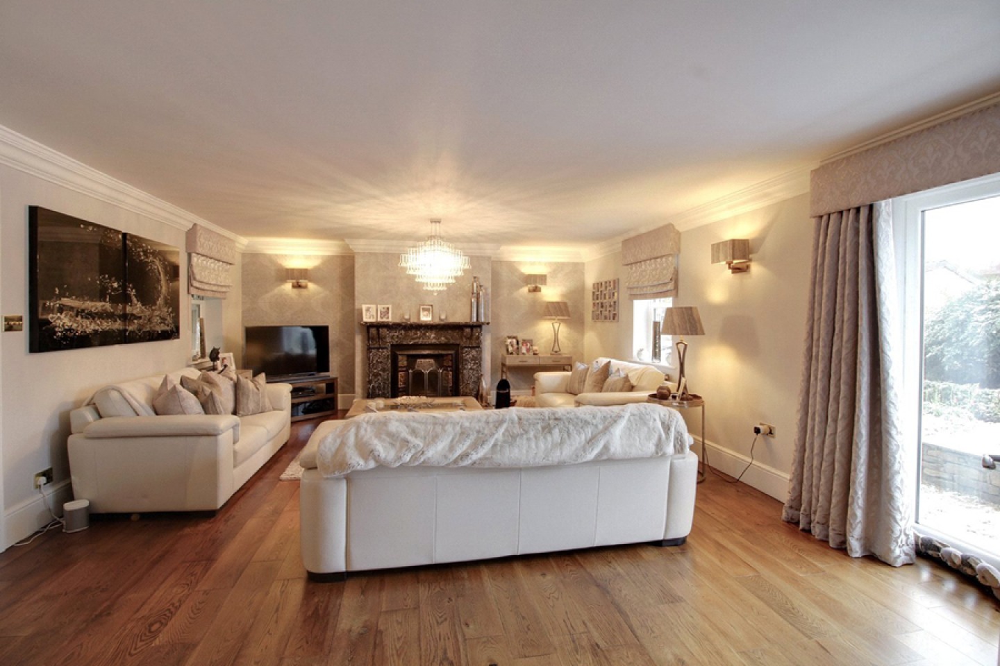 traditional style lounge