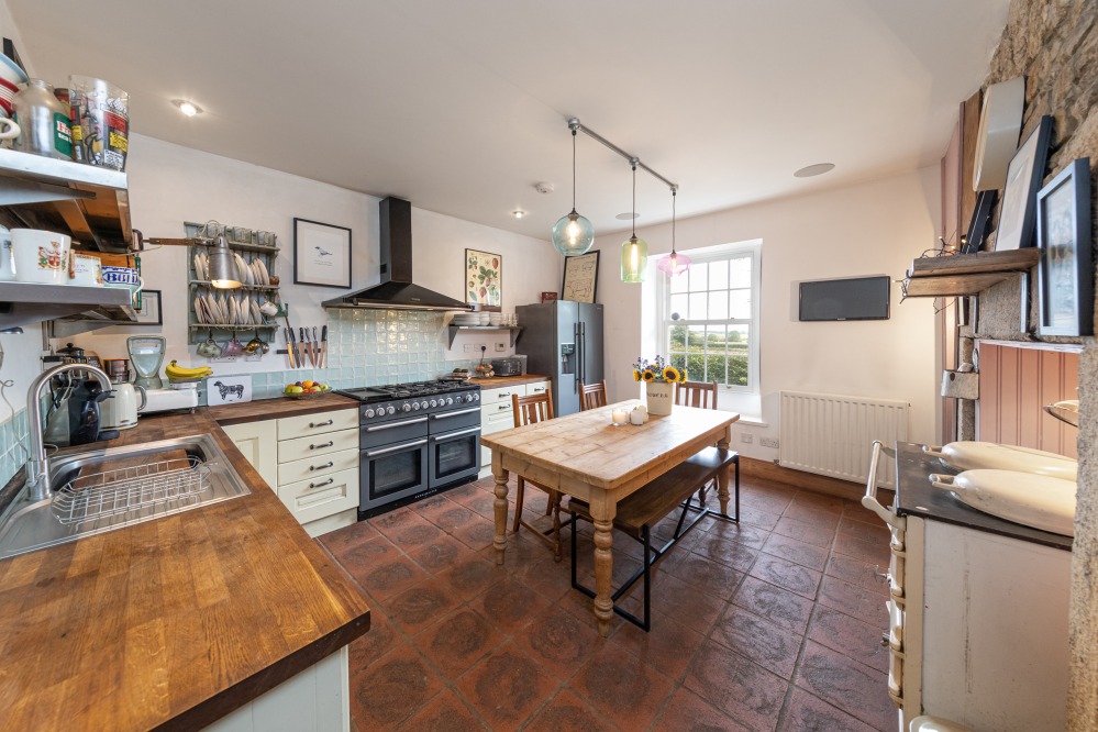 Hopside Farm & The Cowshed, Finest Properties