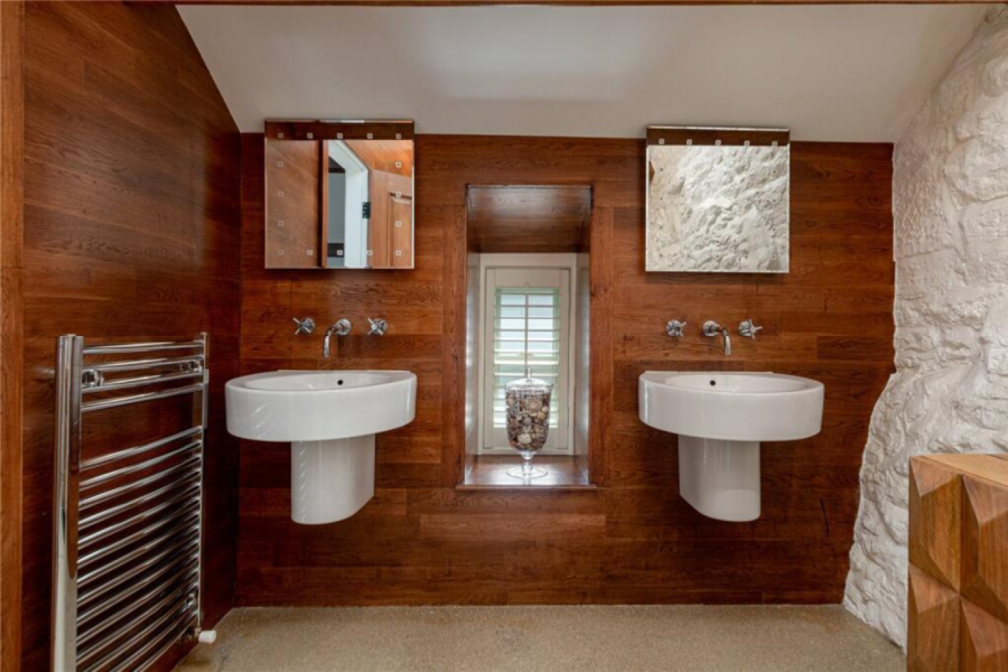 En-suite bathroom with twin sinks