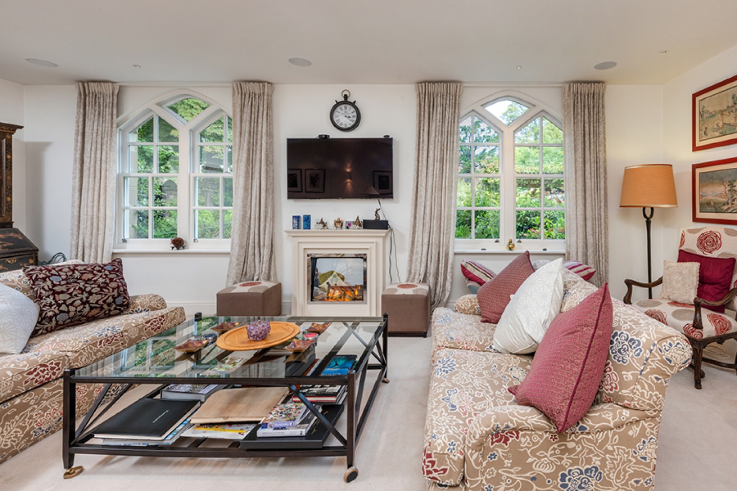 Large, bright traditional lounge