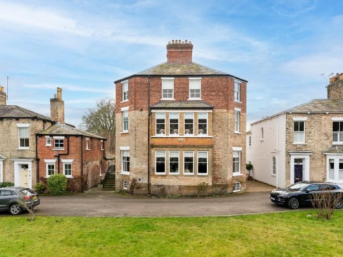 Look Inside this Luxuriously Renovated Grade II-Listed Home in Beverley