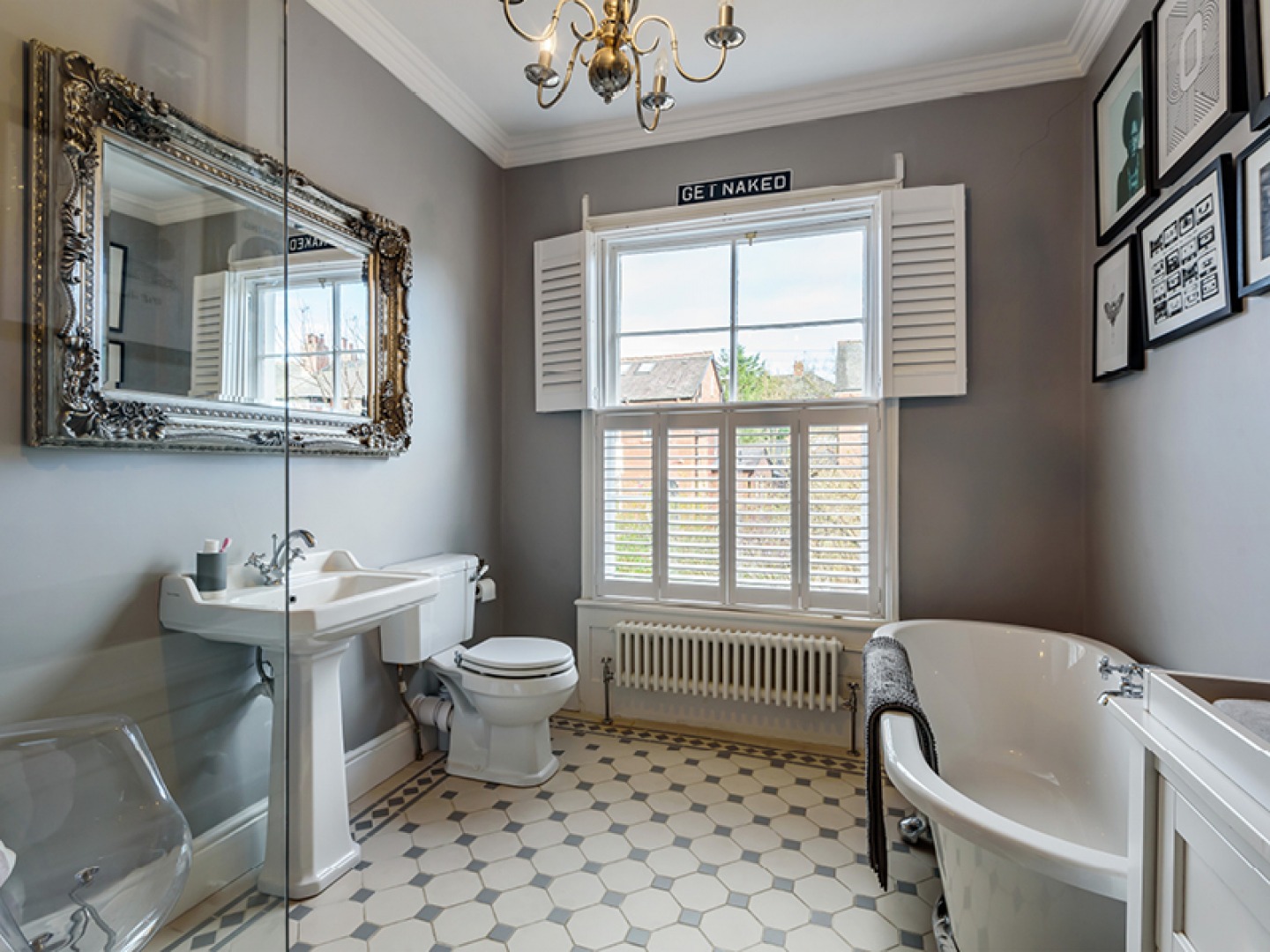 grey bathroom