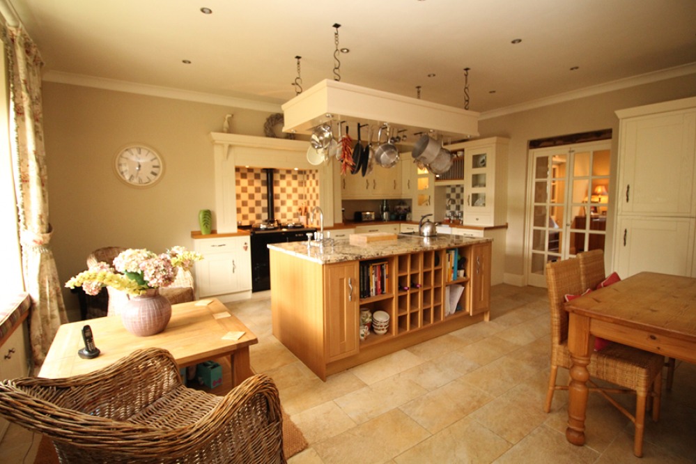 Western House Kitchen