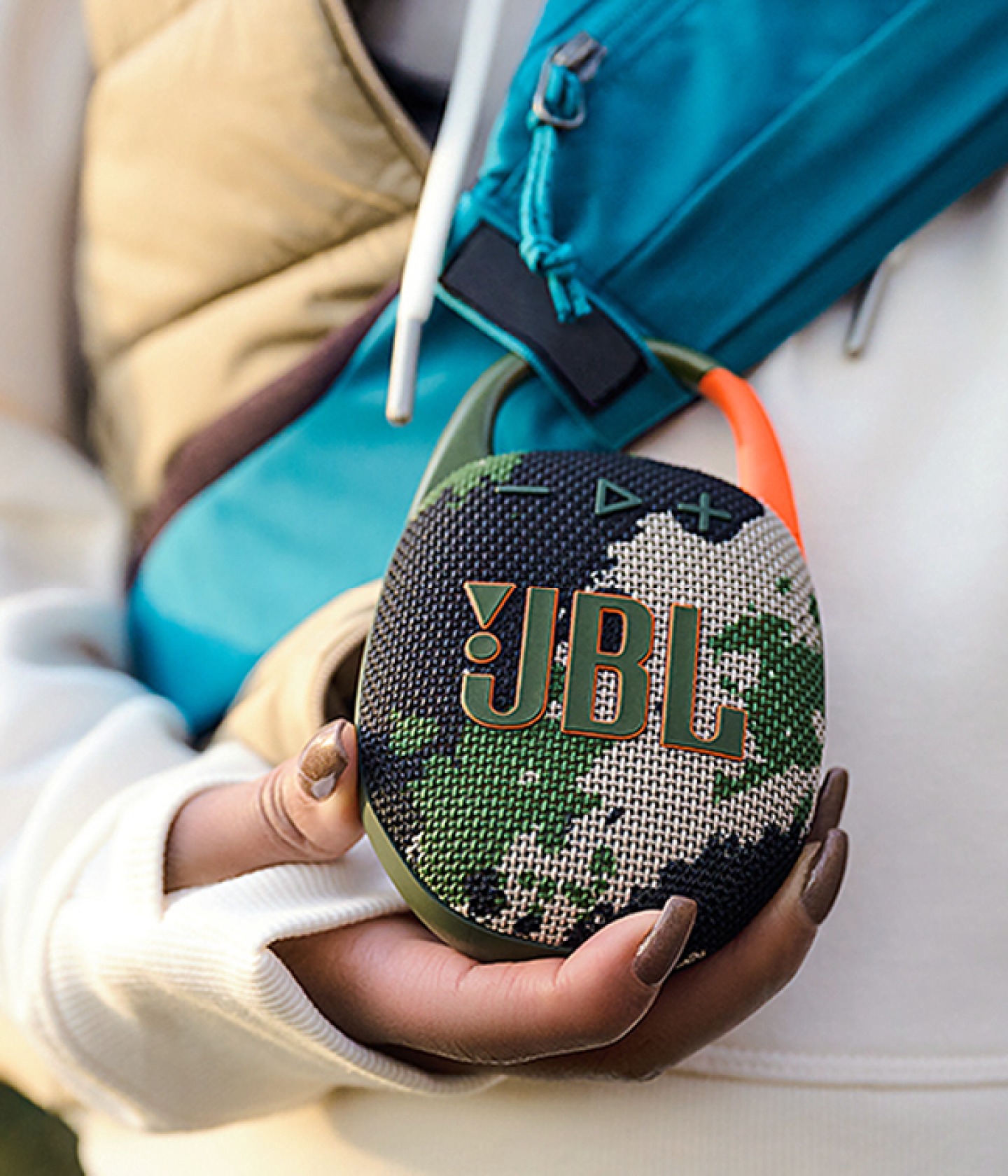 Clip-on Bluetooth speaker