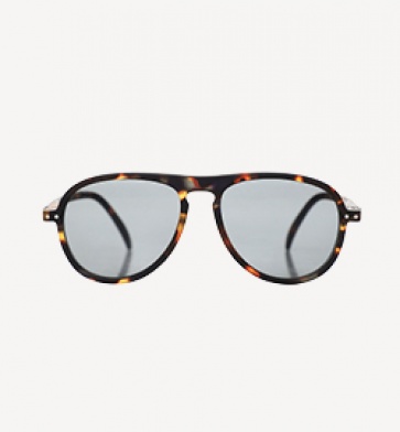 Tortoiseshell aviator sunglasses, £40 Izipizi