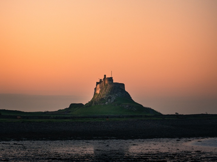 Lindesfarne, Laura Thompson